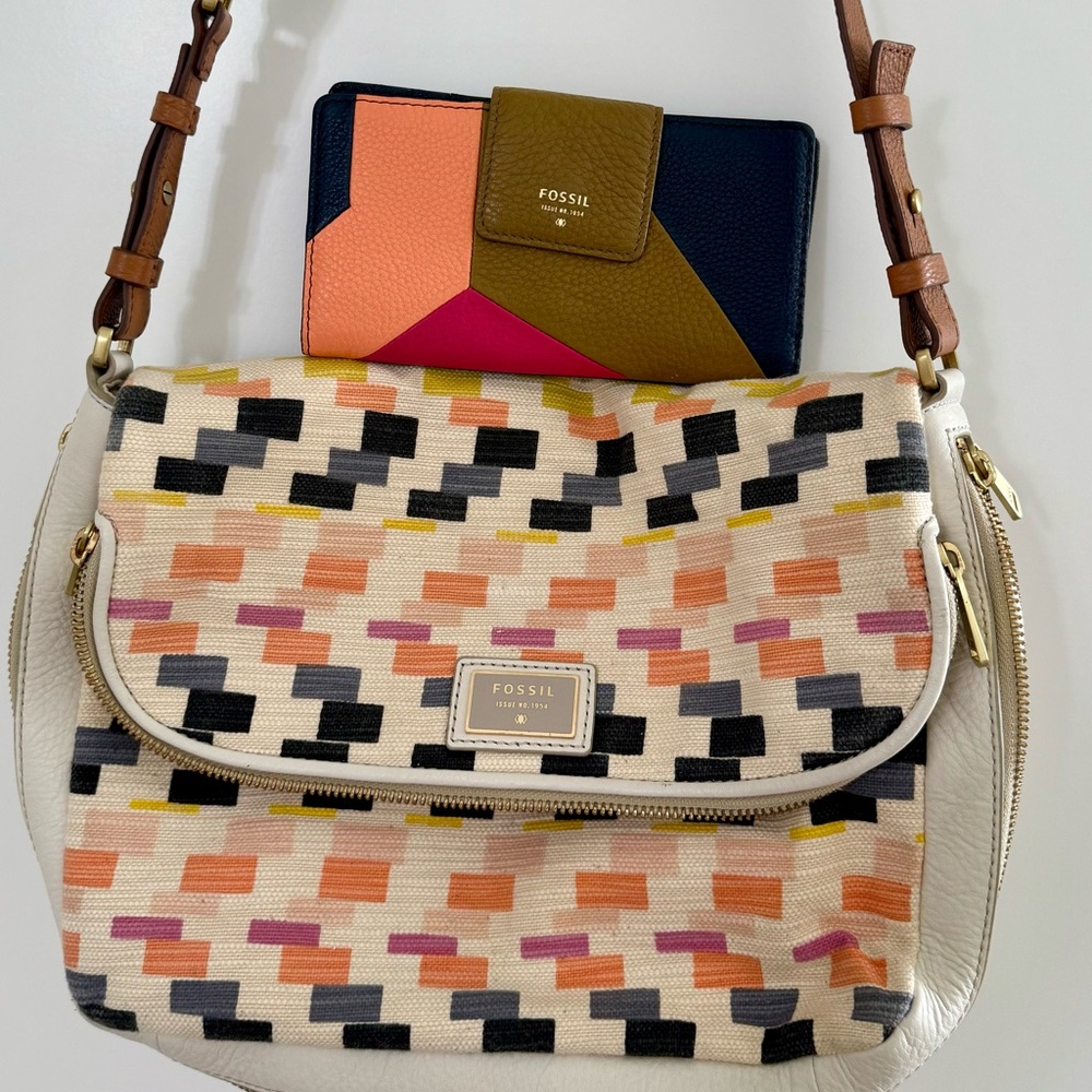 Fossil Multicolor Patterned Women's Fabric Shoulder Bag with coordinating wallet